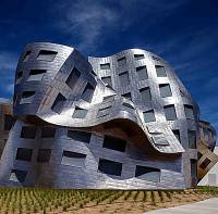 When it opened in 2009, the Cleveland Clinic Lou Ruvo Center for Brain Health had about three dozen employees. As it celebrates its 10-year anniversary this month ...