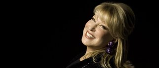 Bette Midler: The Showgirl Must Go On
