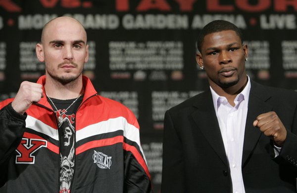 WBC middleweight champion Kelly Pavlik, left, of Ohio, and Jermain ...