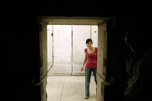 Katherine Kipp of Jackson, Tenn. looks into one of the ...