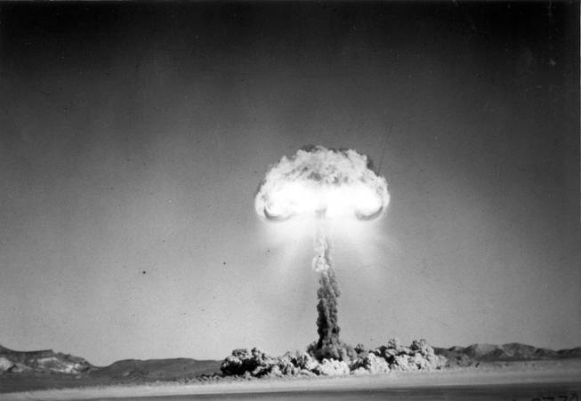 The mushroom cloud of the "Easy" atomic bomb test rises ...