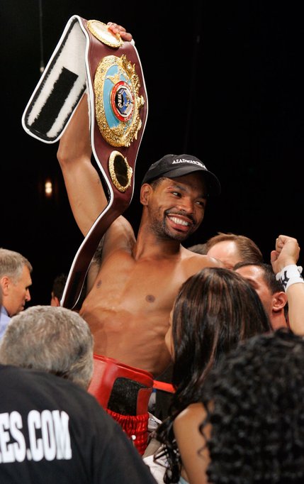 Kendall Holt celebrates his first-round KO victory over Ricardo Torres for the WBO junior welterweight championship at Planet Hollywood.