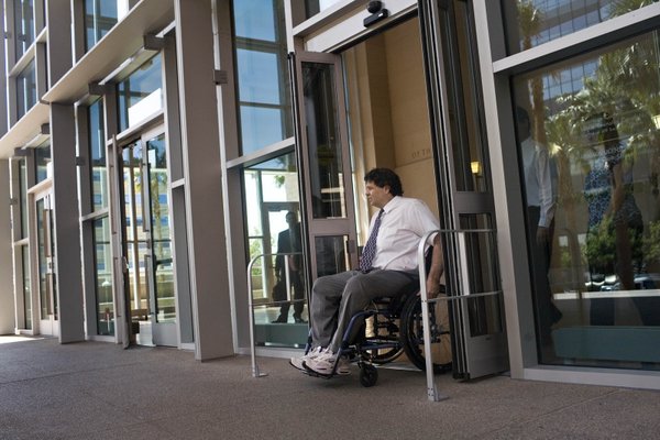 Tom Urbanski exits the Regional Justice Center after testifying in ...