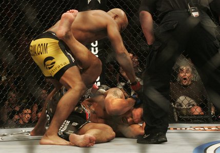 Anderson Silva pummels James Irvin in the first round of their UFC bout at the Palms.