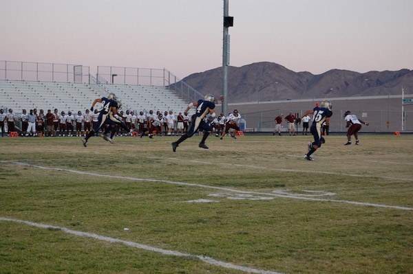 Foothill kicks off to Cimarron-Memorial in the beginning of the ...