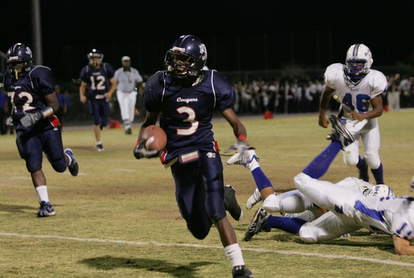 Coronado wide receiver Christopher Smith (3) runs the ball during ...