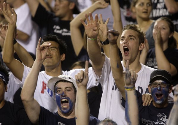 UNR fans celebrate as time runs out for UNLV in ...