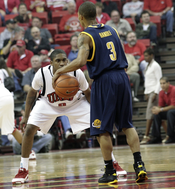 Oscar Bellfield of UNLV keeps his on eye on the ...