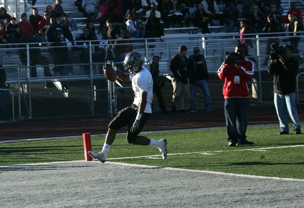 Palo Verde running back Torin Harris (5) runs in for ...