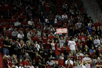 The crowd watches Tuesday at the Thomas & Mack, where UNLV took on Southern Utah.