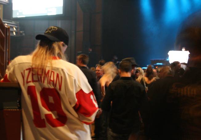 10:30 p.m.: Detroit Red Wings jerseys appeared to be the unofficial rock fan uniform at Detroit resident Kid Rock's concert at the Pearl. 
