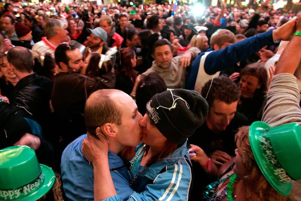 Kimberly Copploa and Christopher Wood of Las Vegas kiss after ...