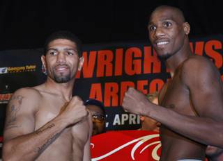 Middleweight boxers Winky Wright, left, and Paul Williams pose during an official weigh-in at the Mandalay Bay Resort in Las Vegas, Nevada, April 10 2009. The boxers will fight at the Mandalay Bay Events Center Saturday, April 11.