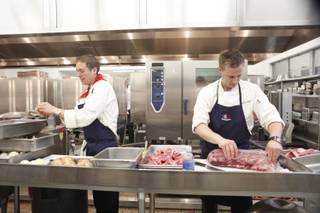 Mattin and Bryan teamed up to make a NY strip steak during the elimination challenge. 