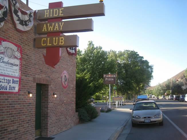 Hide Away Club, Pioneer Pizza, Hansen's Fine Dining. A good little stretch for all your dating needs.