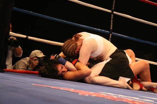 Amanda Wilcoxen is victorious against Courtney Stowe at Tuff Girls.