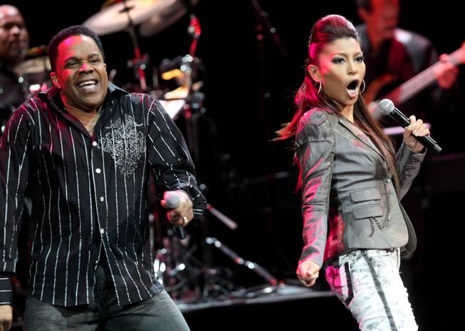 Earl Turner and Lani Misalucha, headliners at the Hilton, perform during “Las Vegas Celebrates the Music of Michael Jackson” on Saturday, Aug. 29, 2009, at Pearl at the Palms.