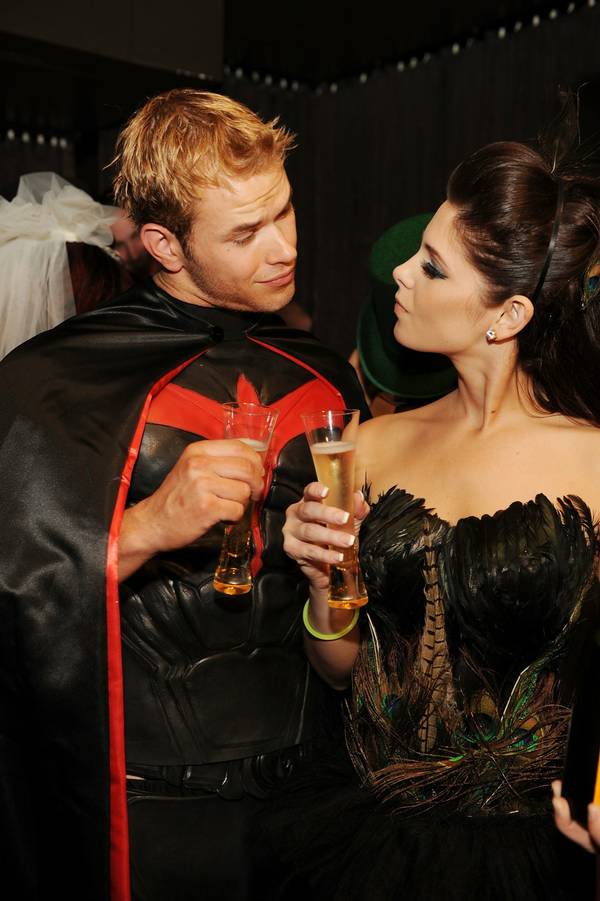 <em>Twilight</em> stars Kellan Lutz and Ashley Greene host the Halloween ...