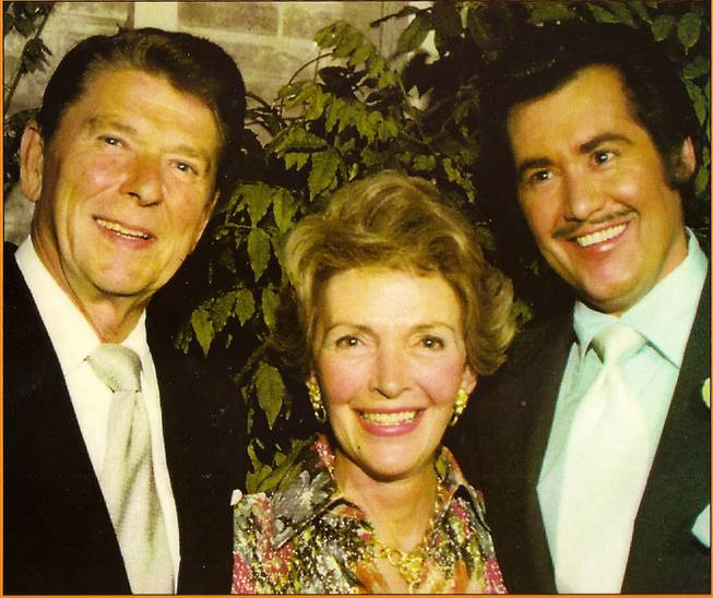 Ronald Reagan-Nancy Reagan-Wayne Newton