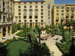 The courtyard at the Ritz-Carlton Lake Las Vegas is shown just before the hotel closed its doors in May 2010.