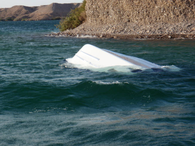 Boat sinks on Lake Mohave
