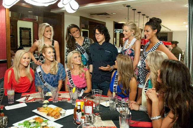 Chef Kerry Simon with 2011 Miss USA Pageant contestants at ...