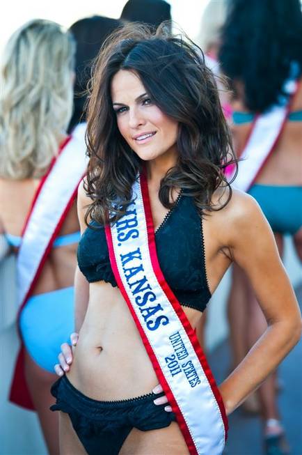 The 2011 Mrs. United States Pageant contestants in swimwear at ...
