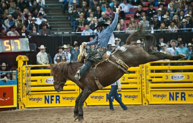 2011 National Finals Rodeo: Night 1