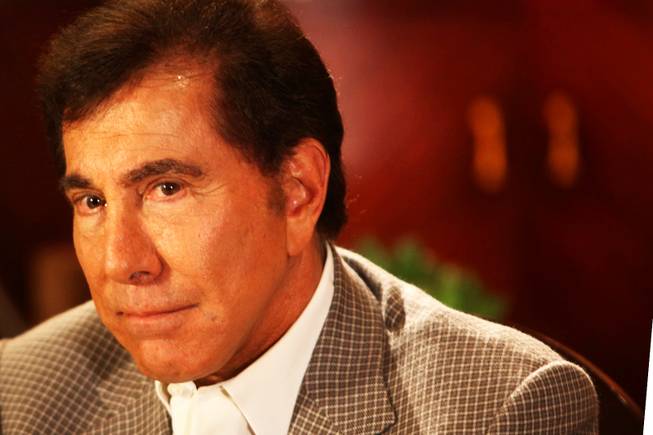 Casino owner Steve Wynn reportedly will meet Sunday with New England Patriots owner Robert Kraft to discuss the possibility of Wynn building a gaming resort across from Gillette Stadium in Foxborough, Mass.