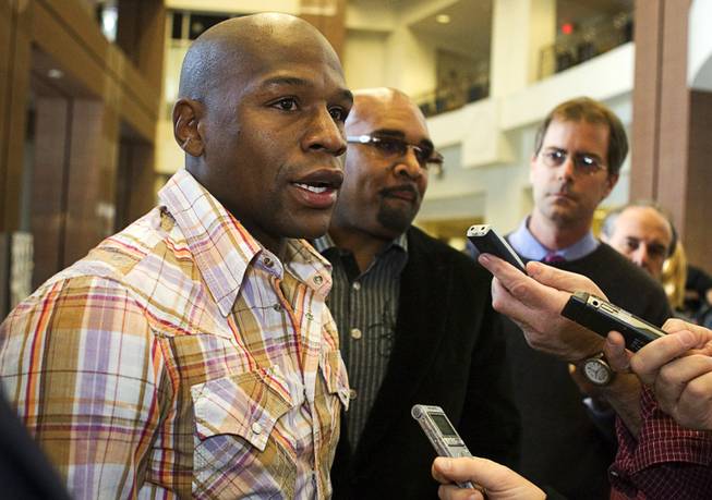 Mayweather Jr. to fight Cotto on May 5