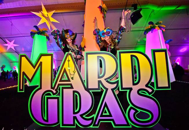 Naughty Gras: Mardi Gras to the Max featuring Zowie Bowie ...