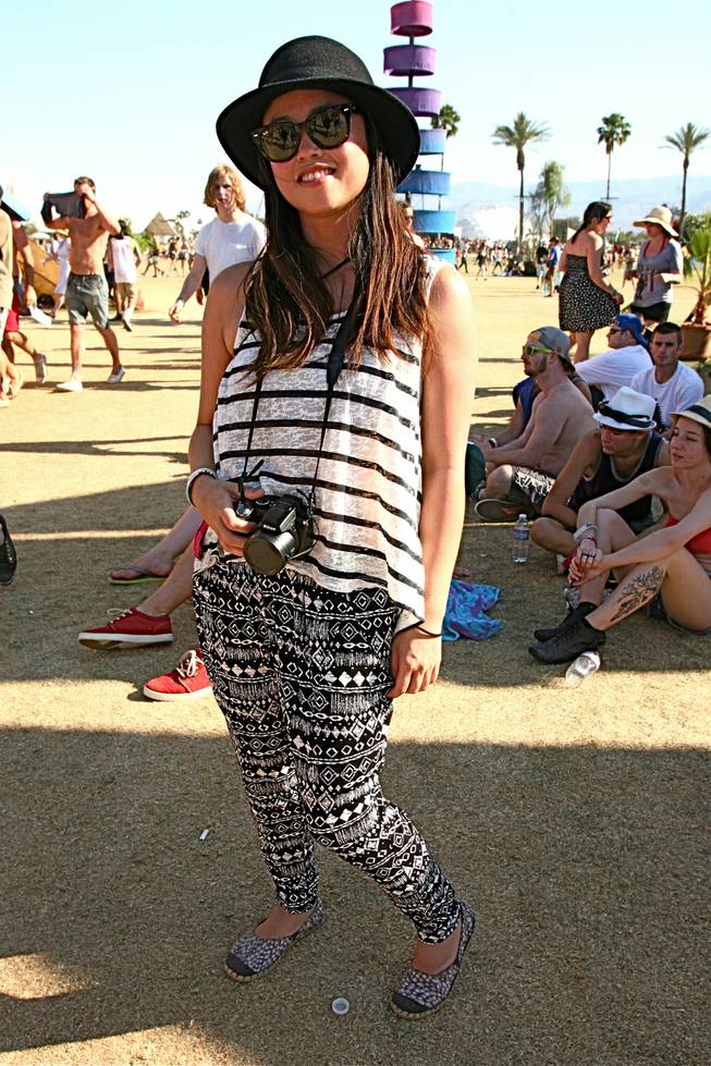 Music fans blended style and comfort to bear the desert heat at Weekend 2 of the 2012 Coachella Valley Music and Arts Festival in Indio, Calif., on April 20-22, 2012.
