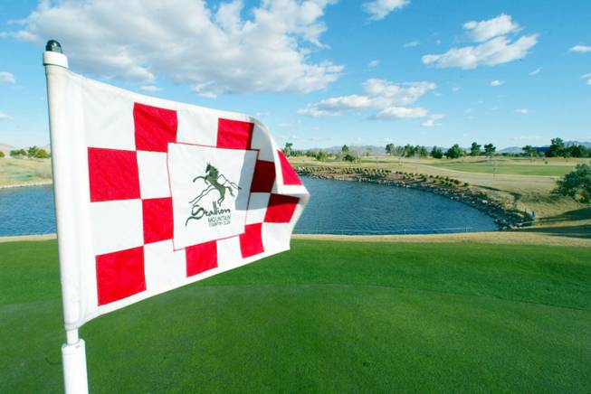 The flag on the pin of the 13th hole of the Secretariat Course of the Stallion Mountain Golf Course blows in the wind Wednesday, February 4, 2004.    SAM MORRIS / LAS VEGAS SUN