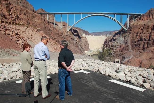 Obama Visits the Hoover Dam