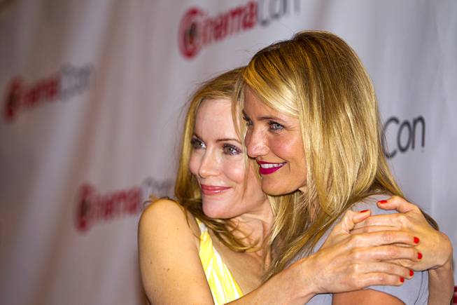 Actresses Leslie Mann (L) and Cameron Diaz arrive for a 20th Century Fox presentation during CinemaCon, the official convention of the National Association of Theatre Owners, at Caesars Palace Thursday, March 27, 2014.