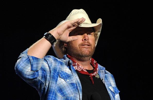 Toby Keith performs onstage during “ACM Presents: All-Star Salute to ...