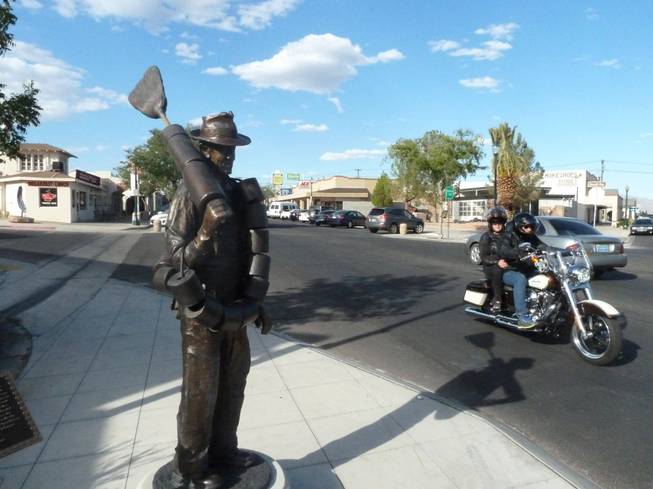 Alabam was once the nickname of a old man who cleaned the latrines during the 1930s construction of Hoover Dam. Now, thanks to a Boulder City arts project, a bronze statue of the long-gone character stands on a city street corner, greeting visitors.
