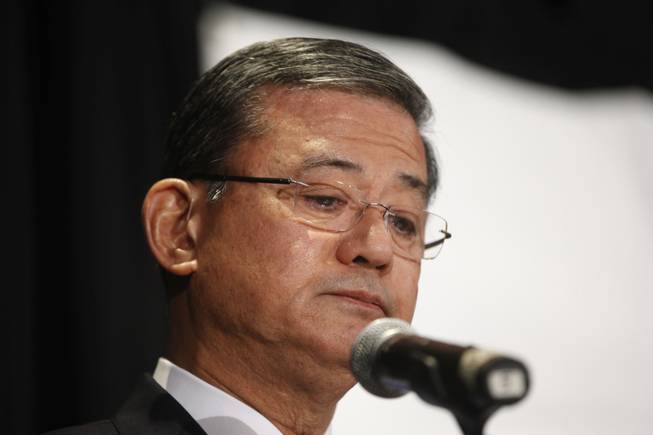 Veterans Affairs Secretary Eric Shinseki pauses as he speaks at a meeting of the National Coalition for Homeless Veterans, Friday, May 30, 2014, in Washington.