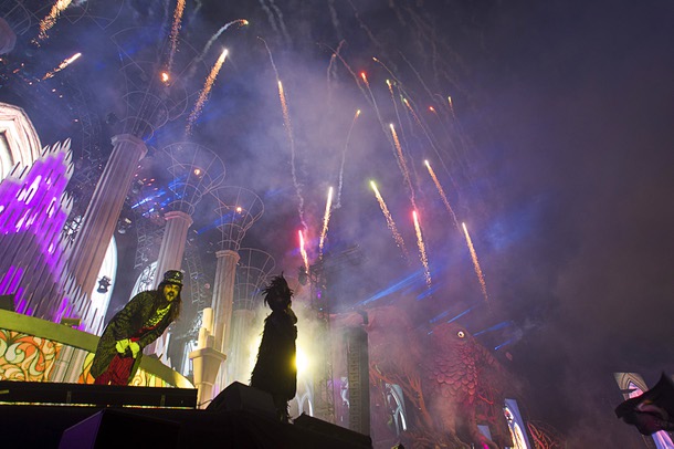 Entertainers perform between sets at the kineticFIELD stage during the final day of the 2014 Electric Daisy Carnival (EDC) at the Las Vegas Motor Speedway Sunday, June 22, 2014.