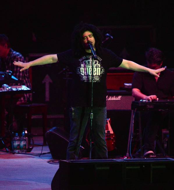 Frontman Adam Duritz and his band Counting Crows at Mandalay ...