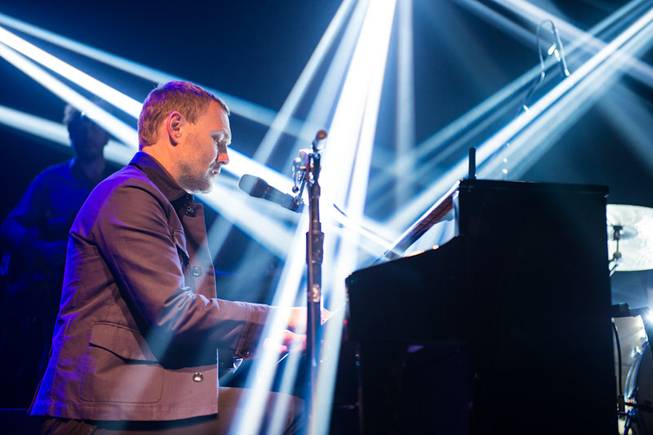 David Gray performs at The Joint on Saturday, Aug. 30, ...