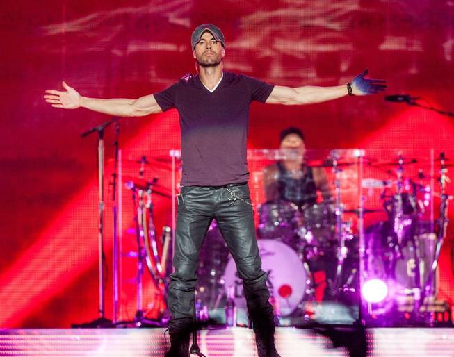 The Sex and Love World Tour of co-headliners Enrique Iglesias ...