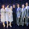 Vocalists Kerry O’Malley, Lindsay Roginski, Nicole Kaplan, David Burnham, Randal Keith and Andrew Ragone flank Steve Wynn during the press conference for “Steve Wynn’s Showstoppers” in Encore Theater on Saturday, Dec. 20, 2014, in Wynn Las Vegas.