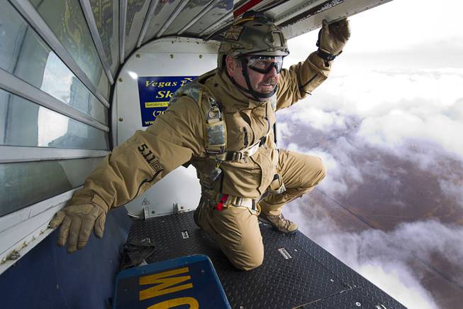 Eddie Carroll: Vegas Extreme Skydiving