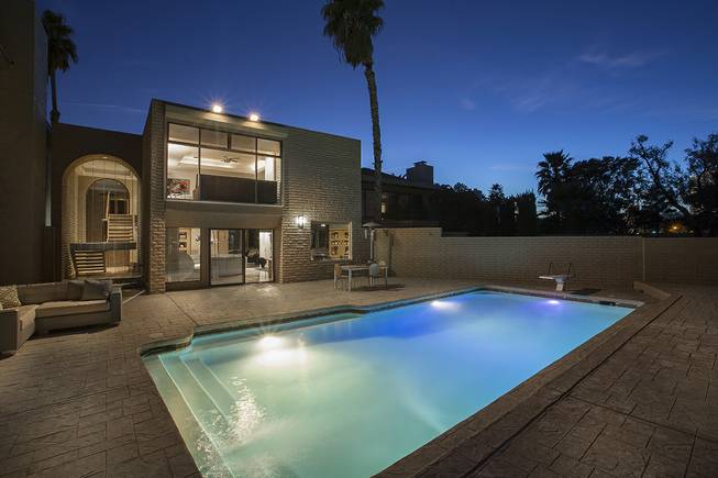 A look inside Lefty Rosenthal's house for sale on 972 Vegas Valley Drive.