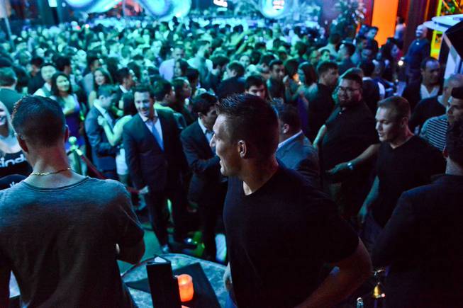 New England Patriots tight end Rob Gronkowski parties at Surrender ...