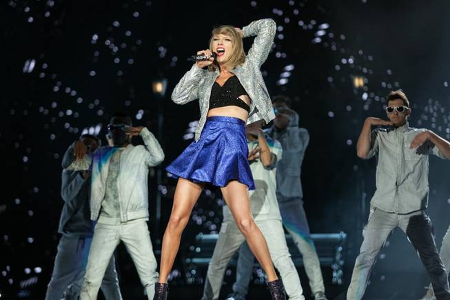 Taylor Swift-2015 Rock in Rio USA-Weekend Two