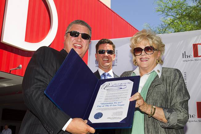 Manneken Pis Las Vegas is unveiled by The D Las Vegas owners Derek Stevens and Greg Stevens and Mayor Carolyn Goodman on Tuesday, Sept. 1, 2015, at The D Las Vegas downtown.