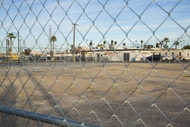 A look at an empty and fenced in lot on the southwest corner of Fremont Street and 9th Steet.Nov 17, 2015.