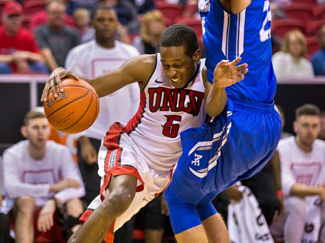 UNLV Edges Out Air Force Basketball
